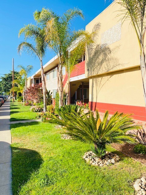 Building Photo - 925 Pomeroy Ave