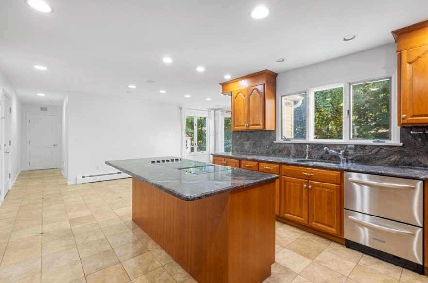 Building Photo - 31 Coolidge Rd