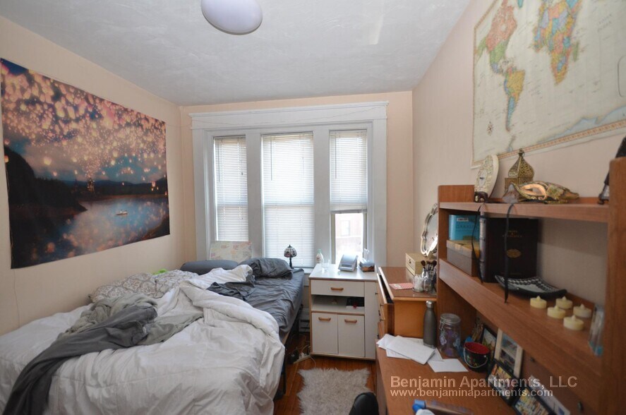 Building Photo - 881 Huntington Ave