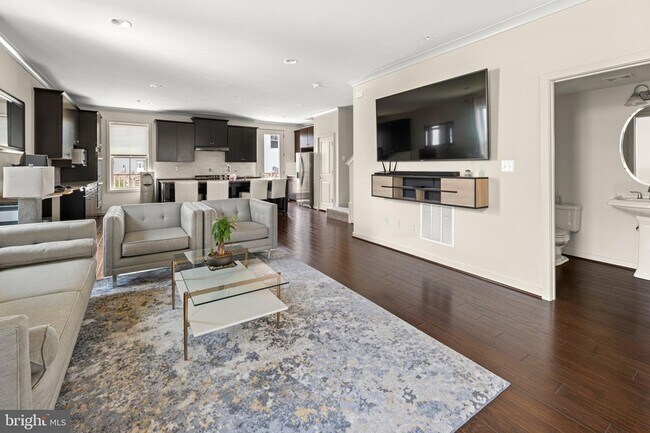 Building Photo - 13940 Estuary Dr