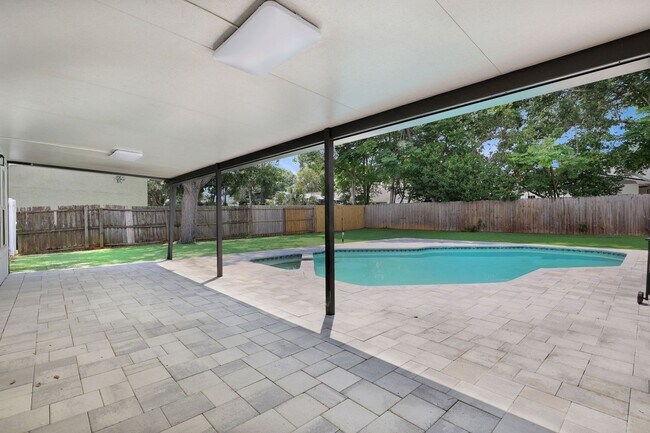 Building Photo - Shadow Bay Springs/DR PHILLIPS POOL HOME!!