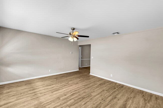 Building Photo - 319 Sw 9Th Ave