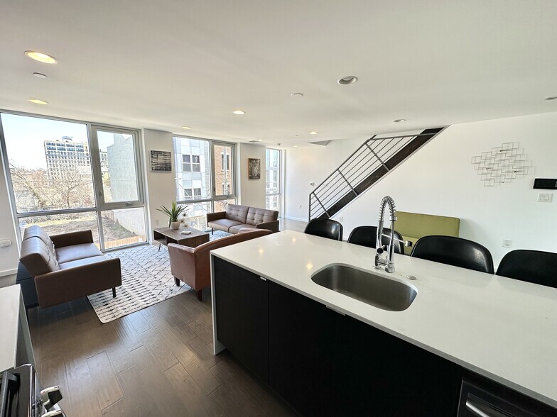 Building Photo - 1422 N 7th St