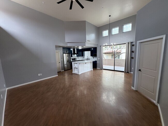 Building Photo - 181 E Crown Ct