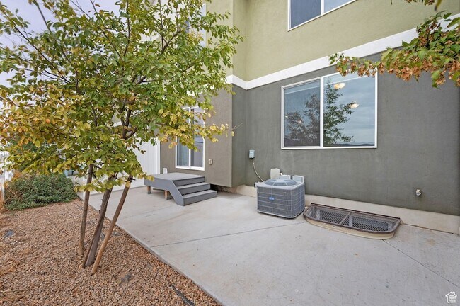 Building Photo - 5113 W Vibrato St