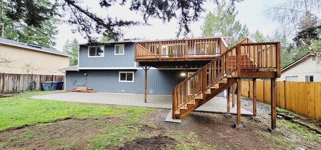 Building Photo - Stunning 4 bedroom House in an amazing location of Puyallup!