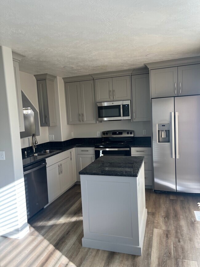 Building Photo - 374 E Braidhill Dr