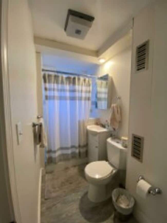 Building Photo - NORTH E. 2 BR Apartment - 6/1/26