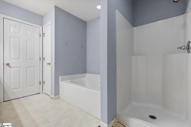 Building Photo - 602 Delward Way