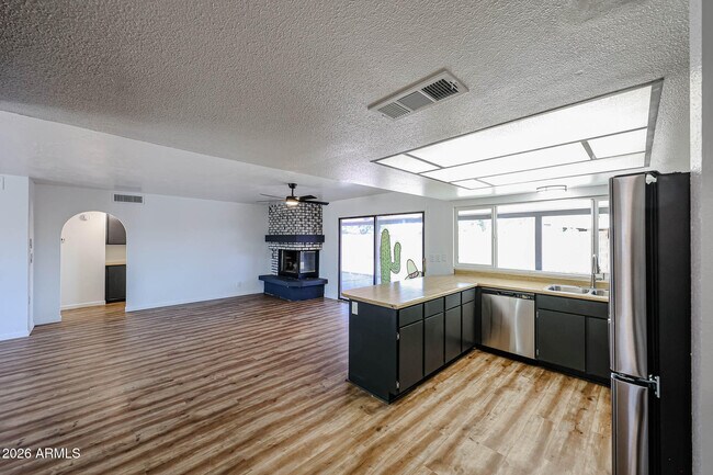 Building Photo - 2602 E Charleston Ave