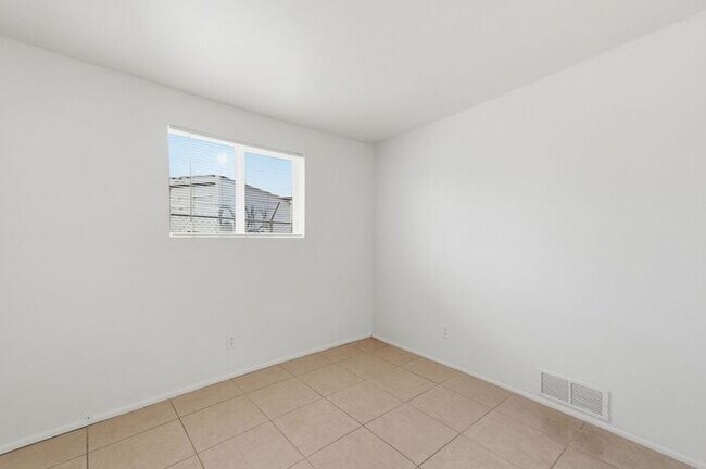 Building Photo - Bright 3-Bed Tucson Rental Home with Expansive Fenced Backyard Near U of A