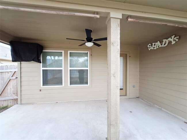 Building Photo - 1327 Camden Ln