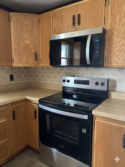 Building Photo - 2371 Foothill Ave