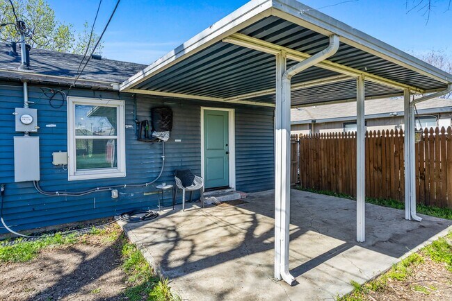 Building Photo - 2837 S Hills Ave