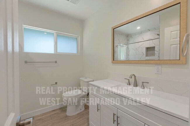Building Photo - Beautifully Remodeled Single Family Home with Pool
