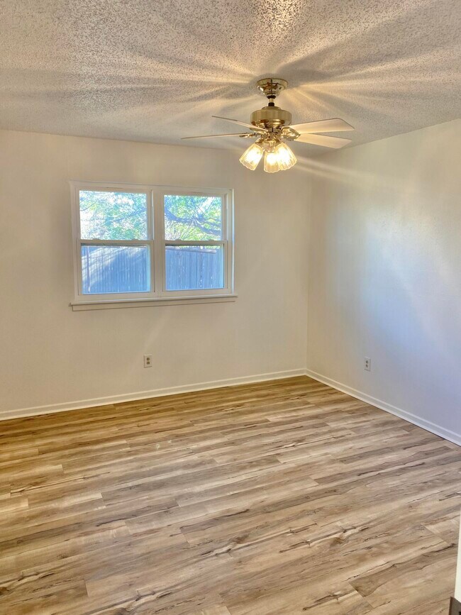 Building Photo - 2128 74th St