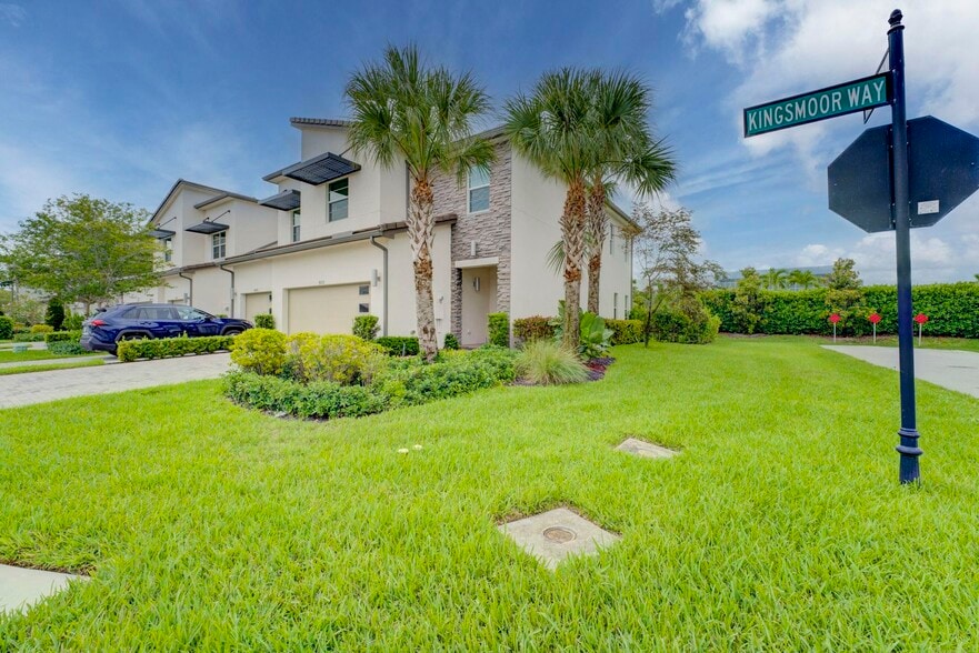 Building Photo - 9075 Kingsmoor Way