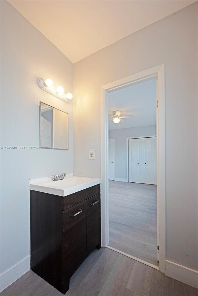 Building Photo - 2383 Flamingo Dr