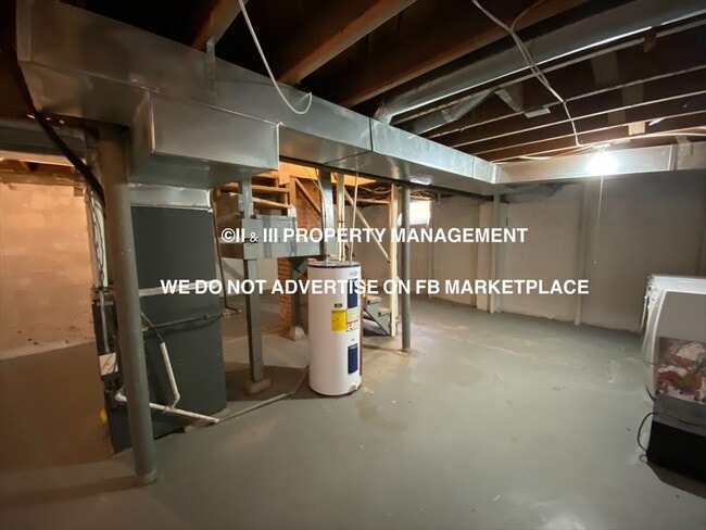 Building Photo - 512 W 86th St
