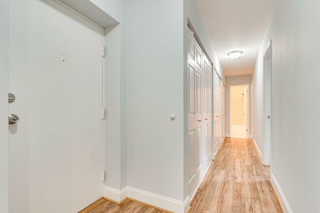 Entry & Hallway - 6143 Leesburg Pike