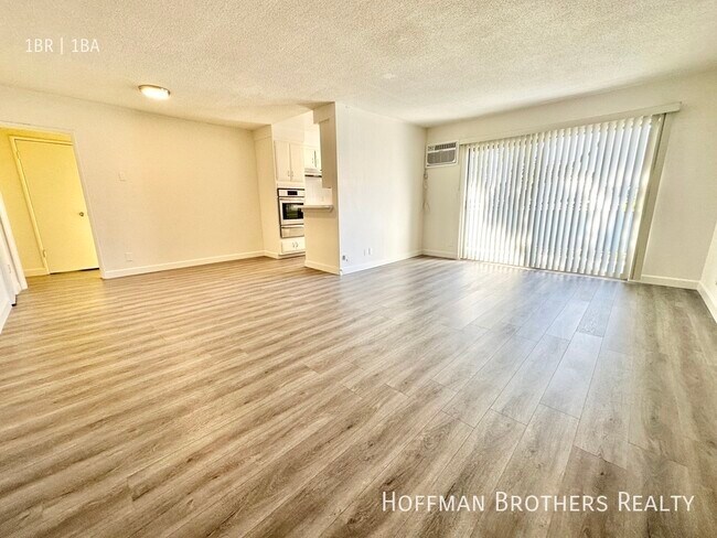 Building Photo - 1432 N Fairfax Ave