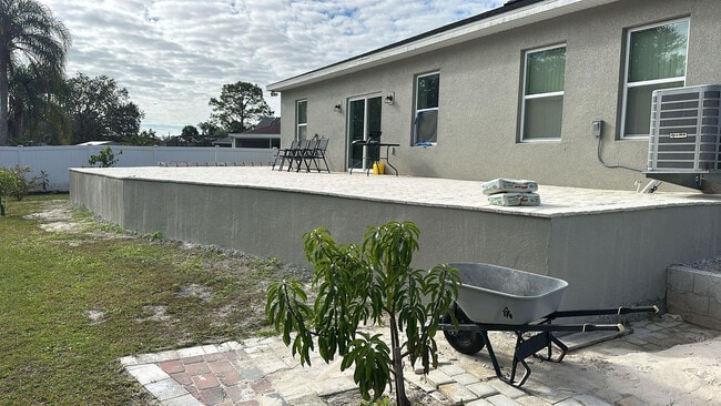 Building Photo - 513 Mallard Ct