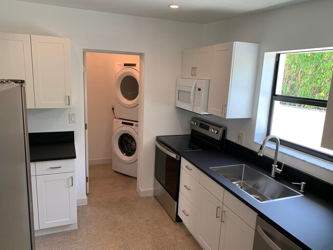 Building Photo - 3405 Dover Rd