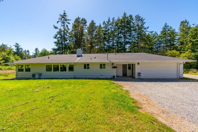 Building Photo - 3 Bed 2 Bath on West Beach
