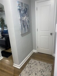 Building Photo - 2133 Pinehurst Dr