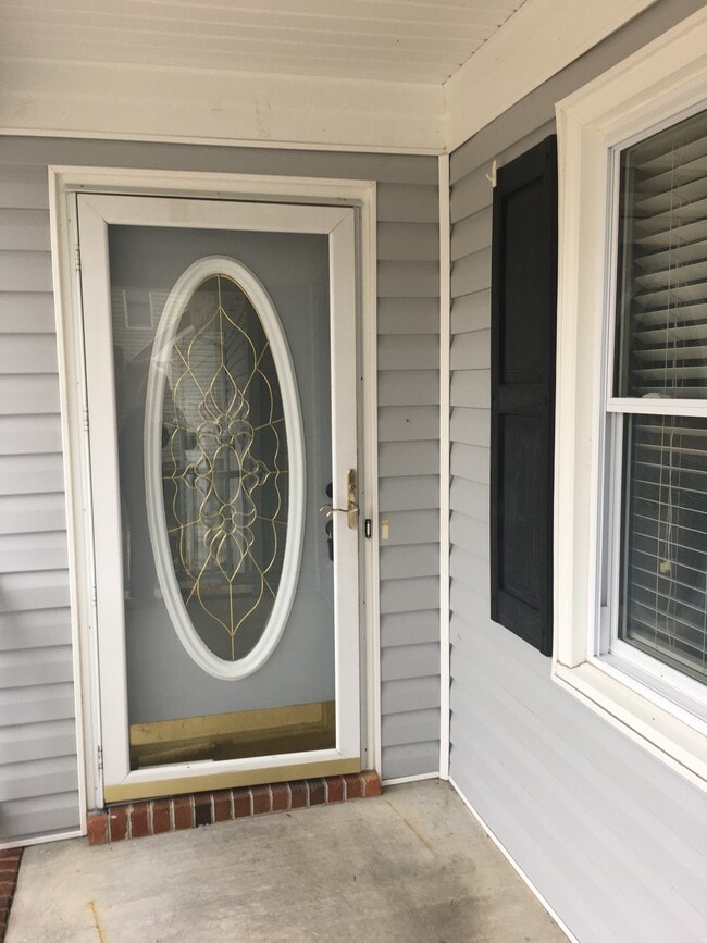 Building Photo - 308 Rose Dr