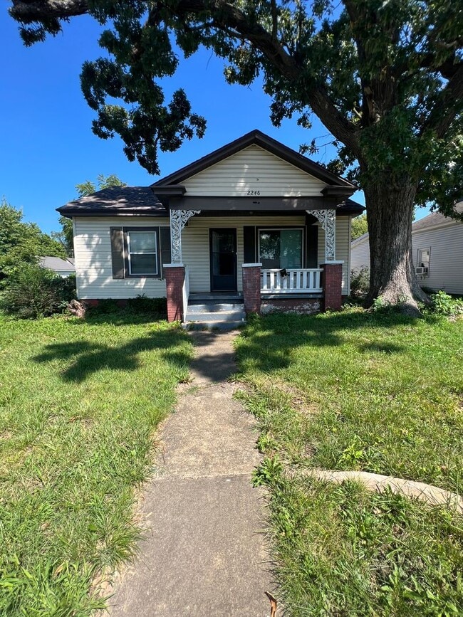 Primary Photo - 2 bedroom/1 bathroom