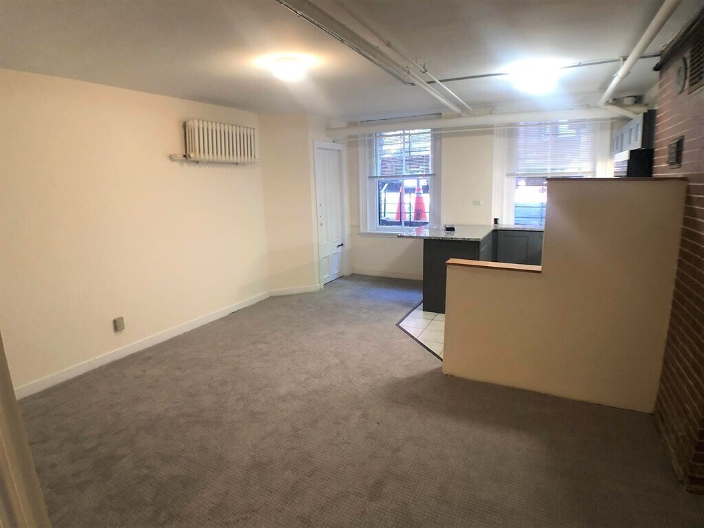 Building Photo - 107 Beacon St