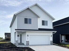 Building Photo - 1105 Jill Dr W