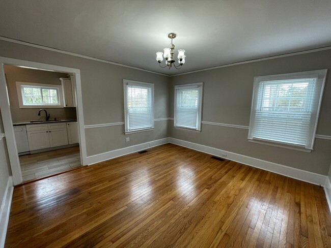 Building Photo - Historic Downtown Wilmington 3 Bedroom Home