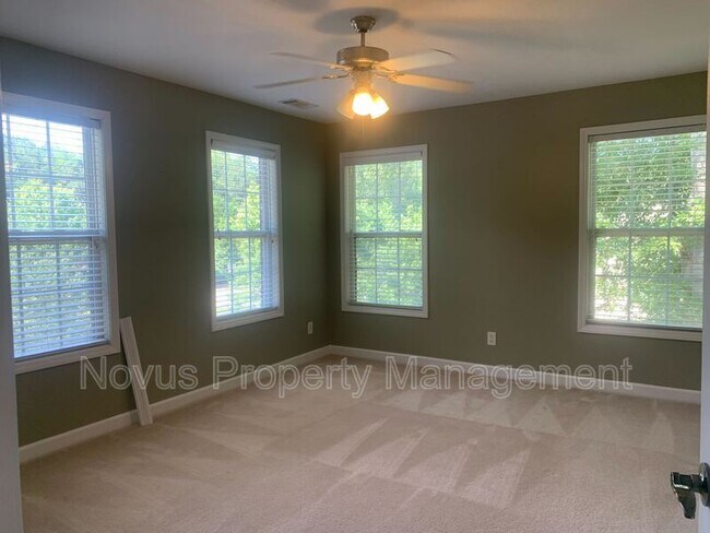 Building Photo - 119 Tullamore Trail