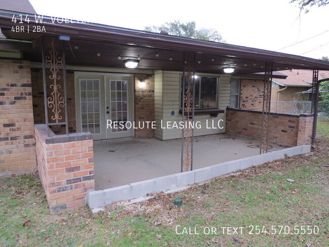 Building Photo - 414 W Voelter Ave