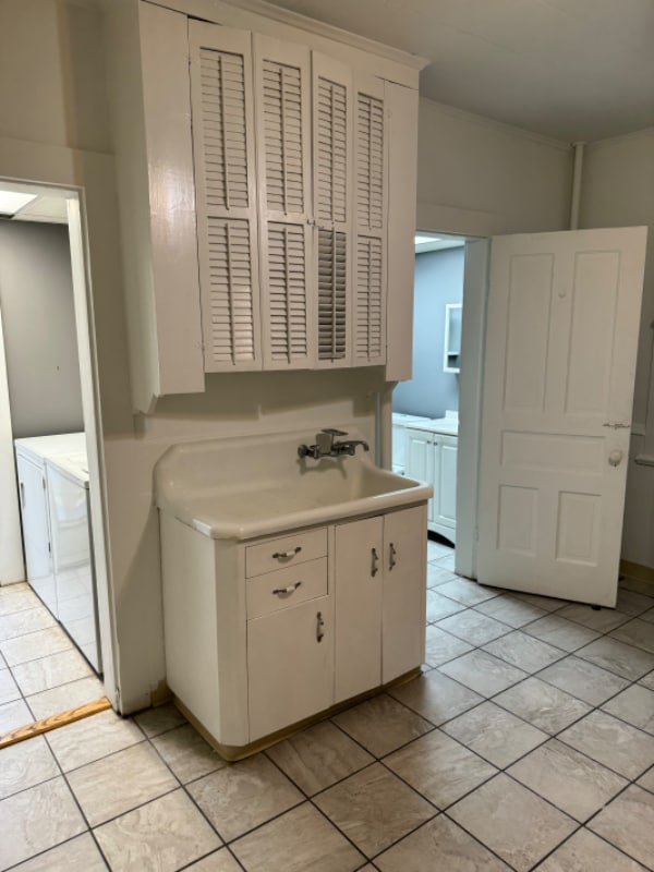 Building Photo - 4XX Leggett St