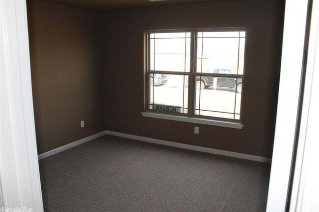 Building Photo - 159 Harvick Cir