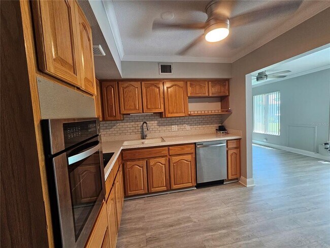 Building Photo - 2321 Ecuadorian Way