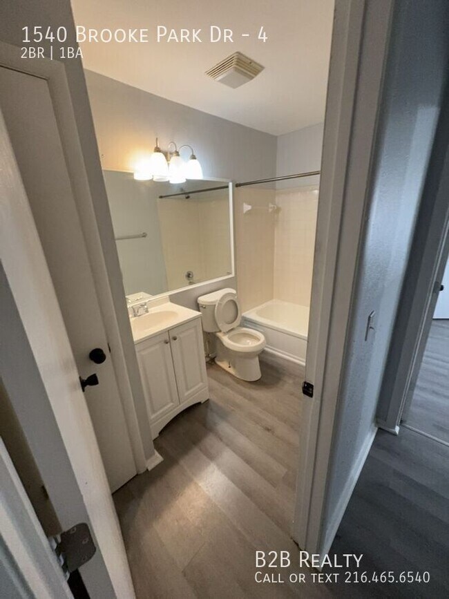 Building Photo - 1540 Brooke Park Dr