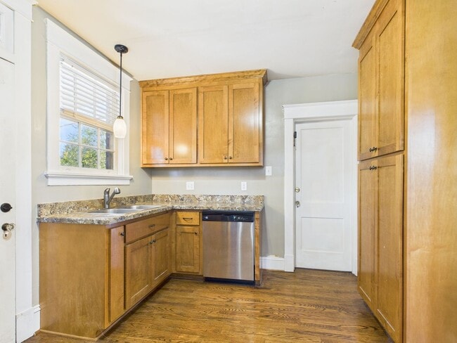 Building Photo - 4222 Chamberlayne Ave