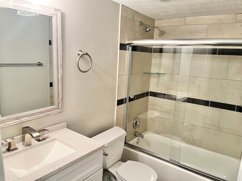 Building Photo - 1005 Parkvale Ct