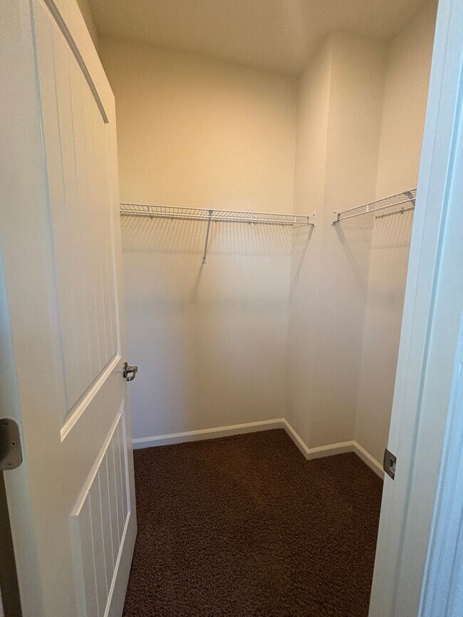 Building Photo - West Roseville Solar! 3 Bedroom, Plus den/...