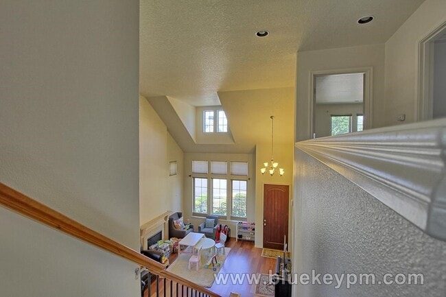 Building Photo - North Bethany Home, 4 Bed 2.5 Bath near PCC Rock Creek and Springville Elem School