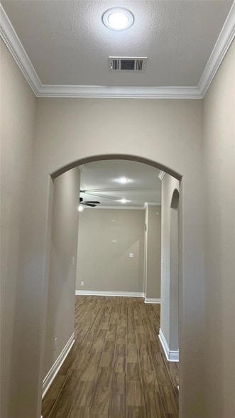 Building Photo - 901 Tippit Ln