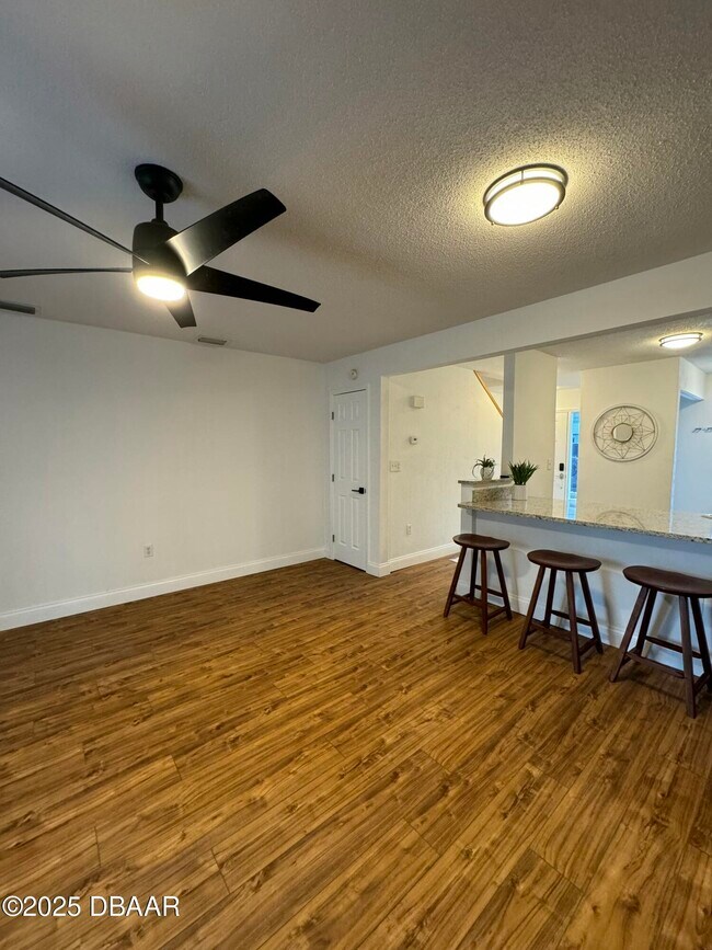 Building Photo - 175 Yorktowne Dr