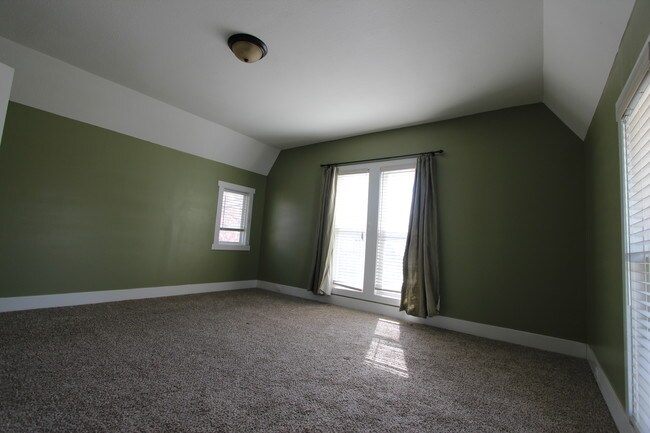 Building Photo - 711 Watson St SW