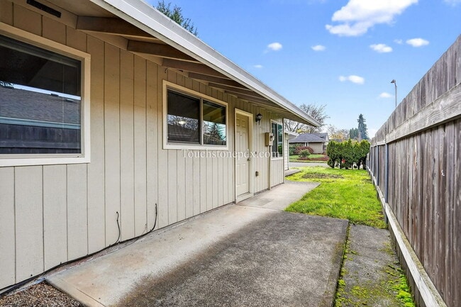 Building Photo - 1920 S Alpine St