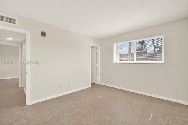 Building Photo - 14500 SW 88th Ave