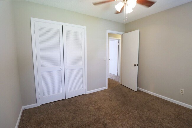 Building Photo - Charming Columbia Home Minutes to Fort Jackson!